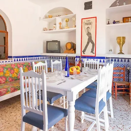 Holiday home 3 Bedroom Lovely Home In Olivares *