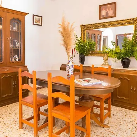 3 Bedroom Lovely Home In Olivares Holiday home