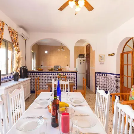 3 Bedroom Lovely Home In Olivares Holiday home Olivares (Seville)