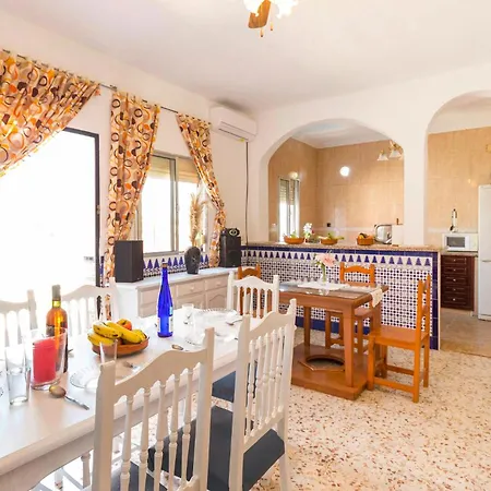 3 Bedroom Lovely Home In Olivares *