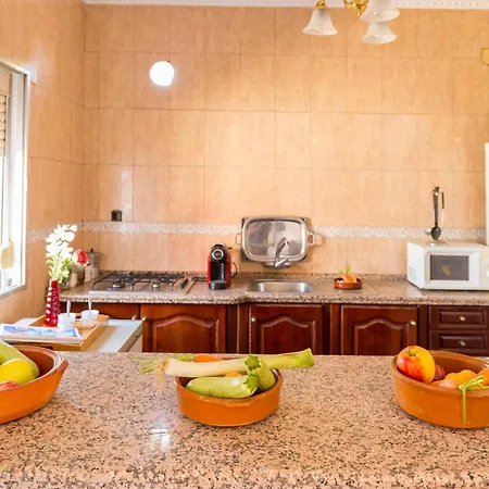 Дом отдыха 3 Bedroom Lovely In